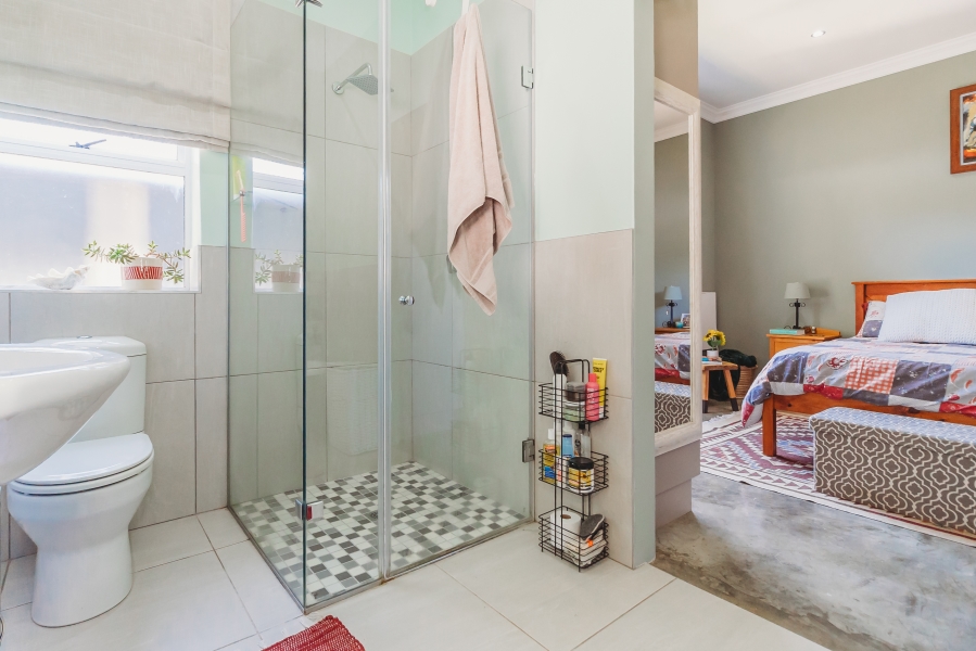 5 Bedroom Property for Sale in Heather Park Western Cape